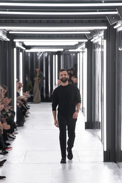 Look 48